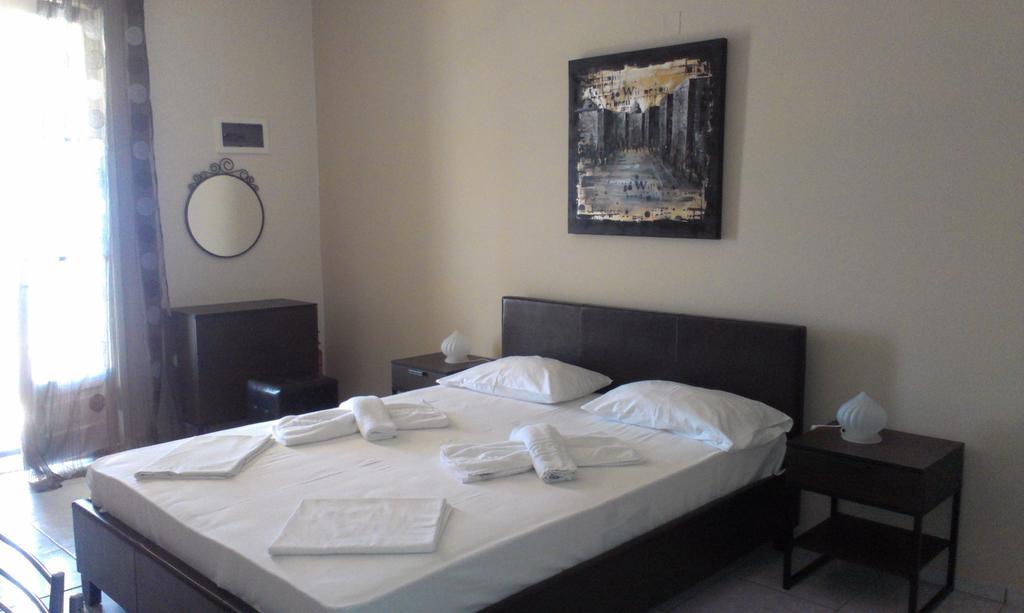Iro Apartments Paralia Agias Foteinis Rom bilde